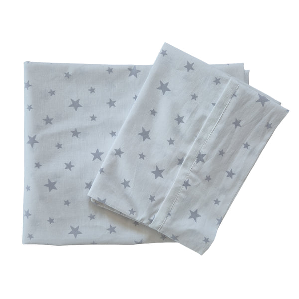 Sábana bajera elasticada y funda almohada colecho/moisés estrellas gris